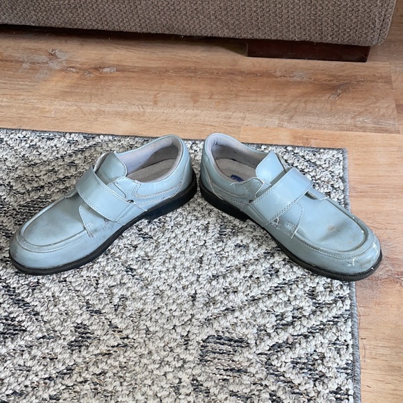 Shoes - Picture 3 of 9